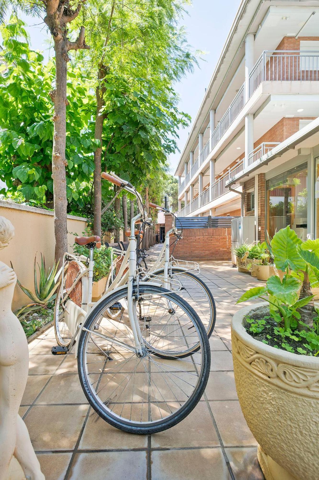 Apartamentos Velor Castelldefels Εξωτερικό φωτογραφία