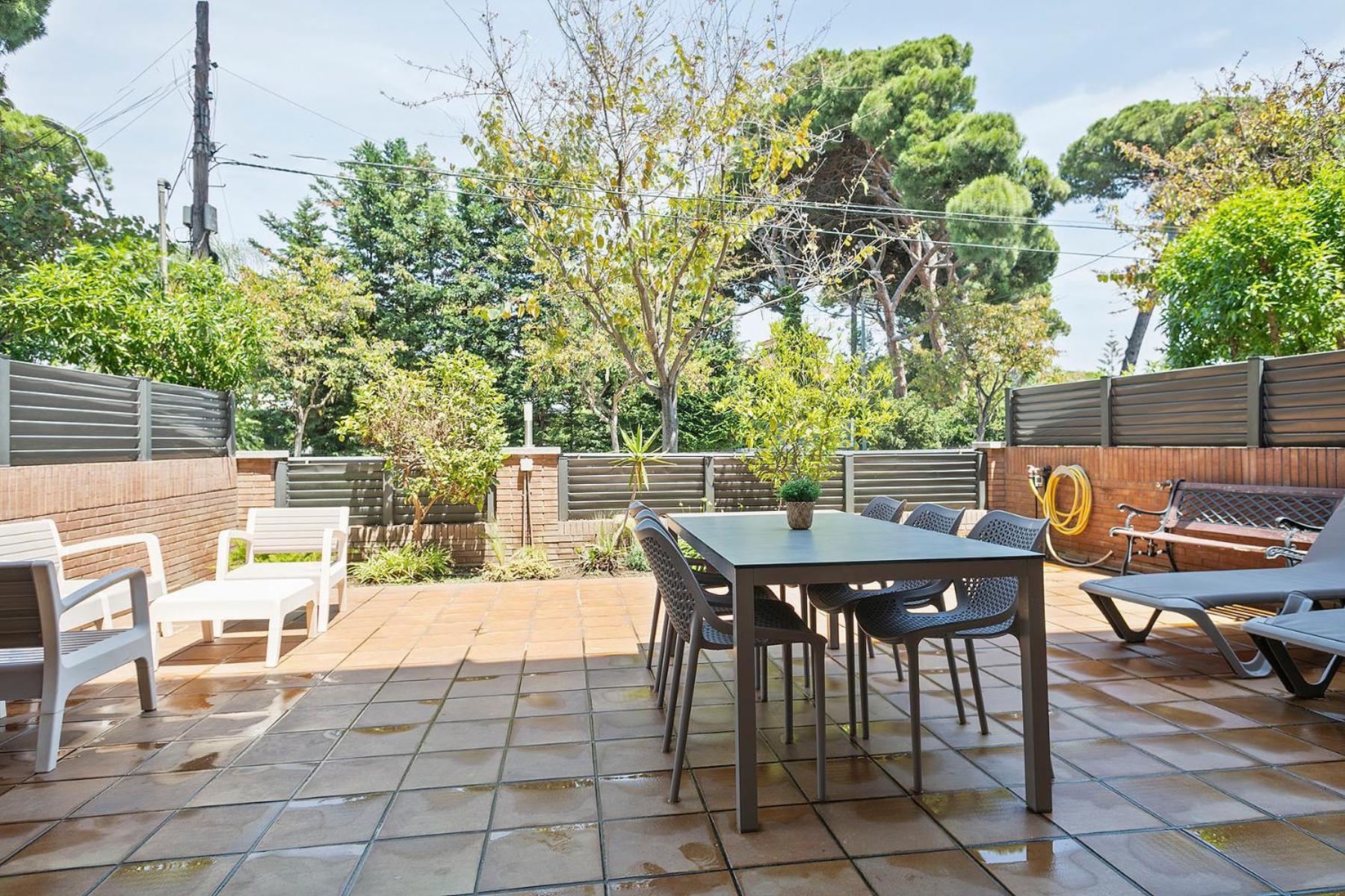 Apartamentos Velor Castelldefels Εξωτερικό φωτογραφία
