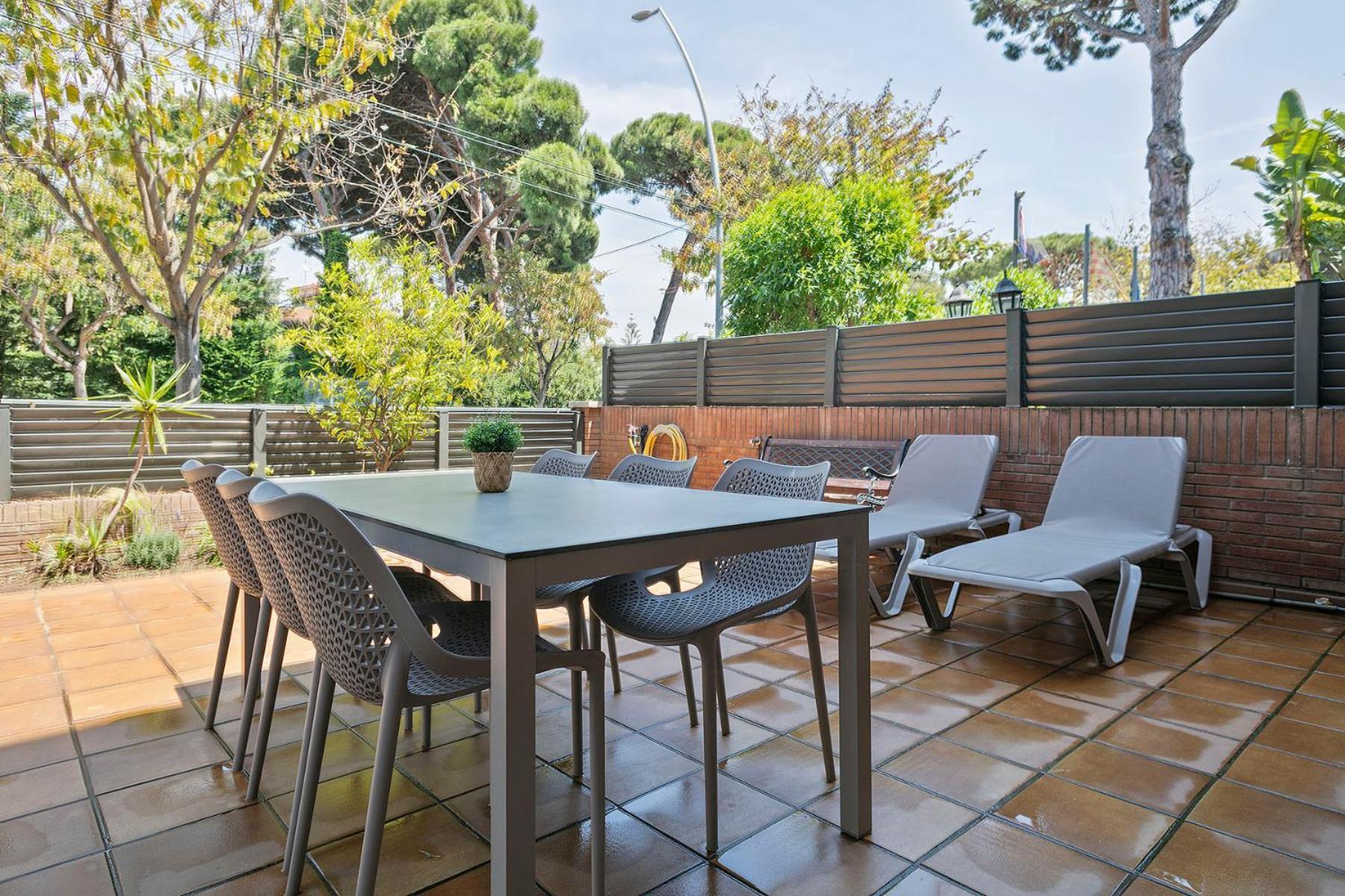 Apartamentos Velor Castelldefels Εξωτερικό φωτογραφία
